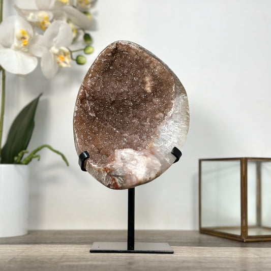 Quarz-Geode mit erdiger, braun getönter Maserung