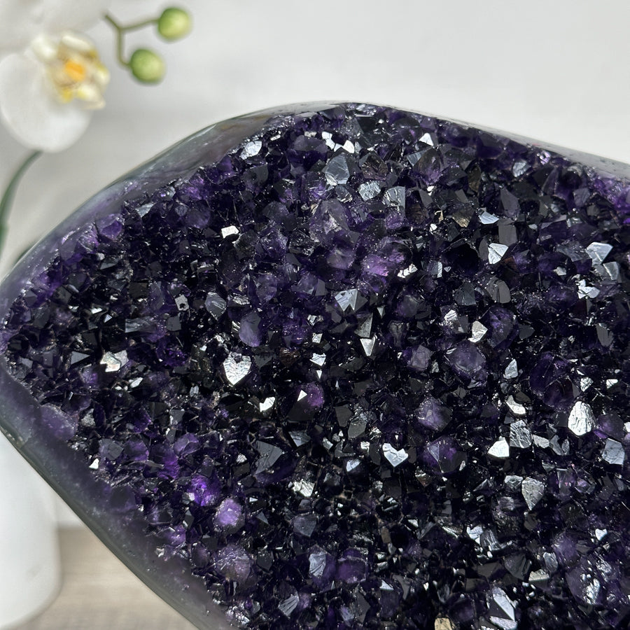 Amethyst-Exemplar mit fein ausgebildeter, abstrakter Spitzenzone