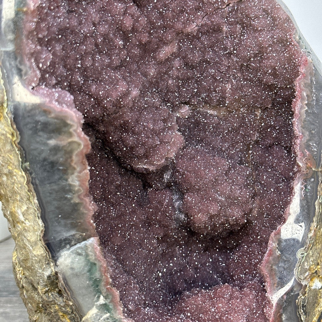 Pinkfarbene Amethyst-Kathedrale groß und massiv mit sanfter Farbtönung