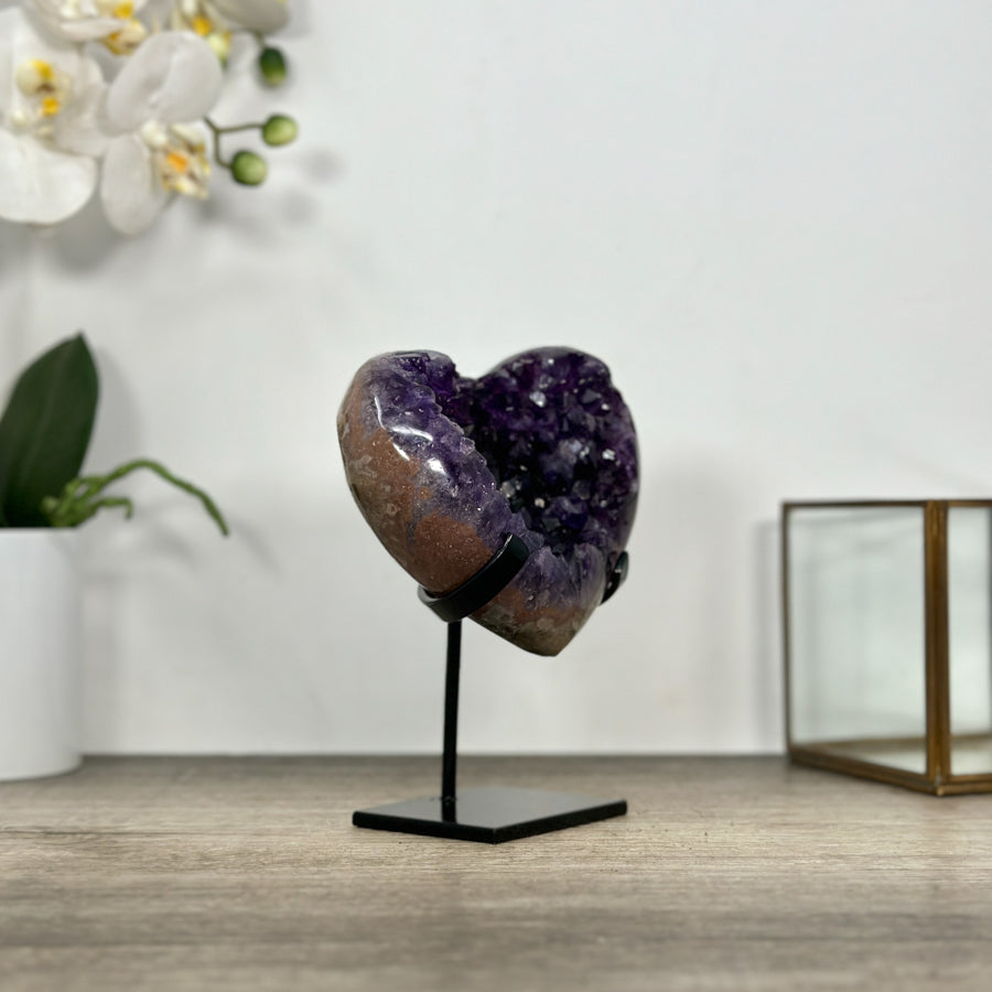 Amethyst-Kristallherz mit tief gesättigter, purpurner Kristallzone