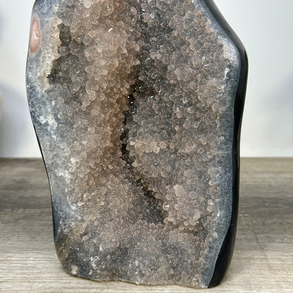 Zuckerquarz-Druzy-Kathedrale groß mit wunderschöner Schichtung und Achat-Schale