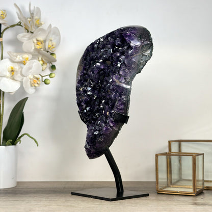 Amethyst-Kristall mit klar definierter, natürlicher Spitze, in exklusiver Premiumqualität