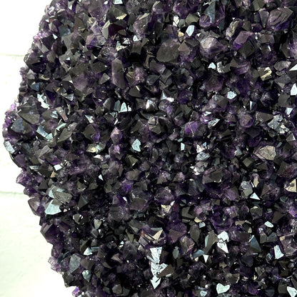 Amethyst-Kristallcluster XL mit massiver Kristalllandschaft, in exklusiver Premiumqualität
