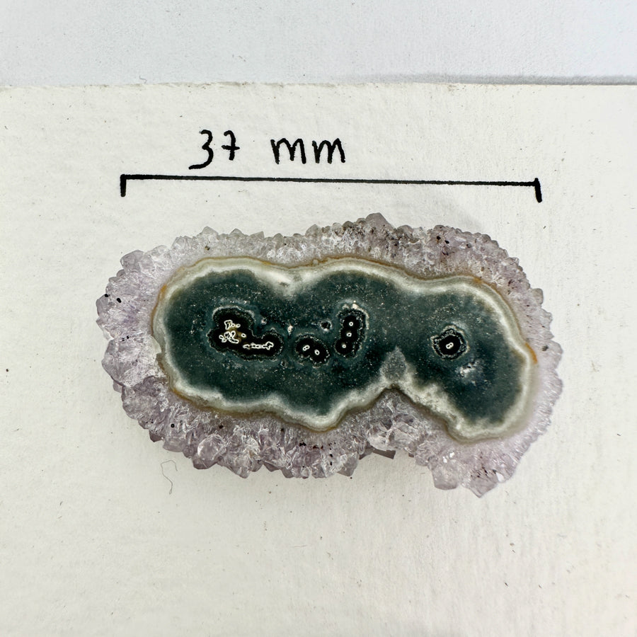 Amethyst-Stalaktiten-Scheiben mit konzentrischer Kristallstruktur