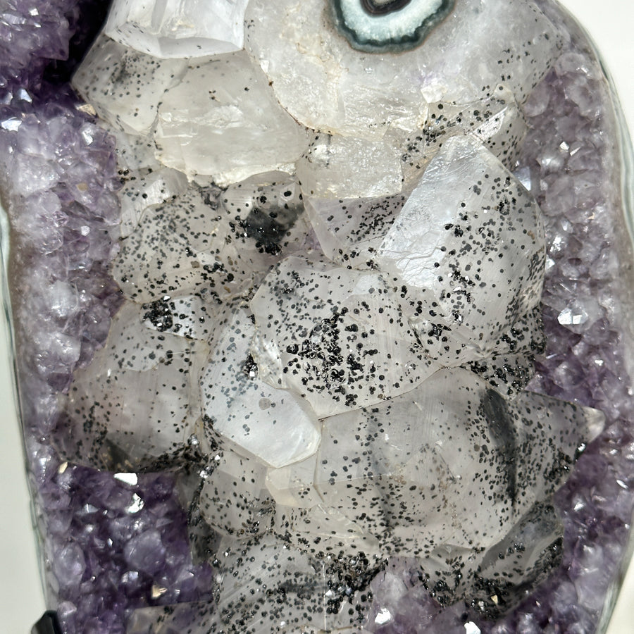Amethyst-Kristall XL mit imposanter Kalzit-Auflage, in exklusiver Premiumqualität