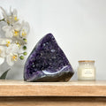 Amethyst-Kathedrale mit fein kristalliner Zuckerquarz-Struktur