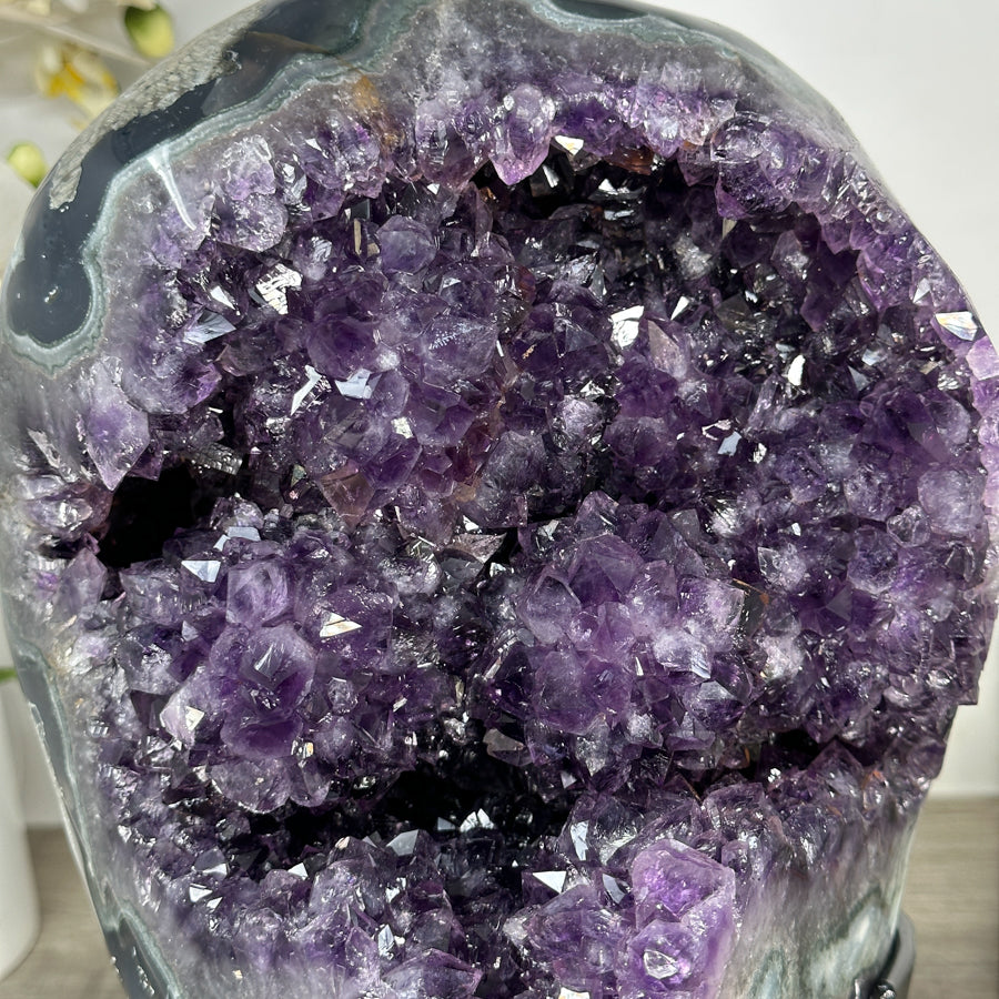 Amethyst-Geode XL mit Achat- und grüner Jaspis-Schale, in exklusiver Premiumqualität