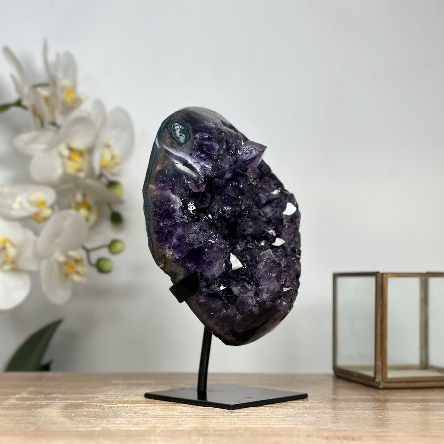 Amethyst-Kristall mit ausgewogener Spitzenbildung, in hochwertiger Naturqualität