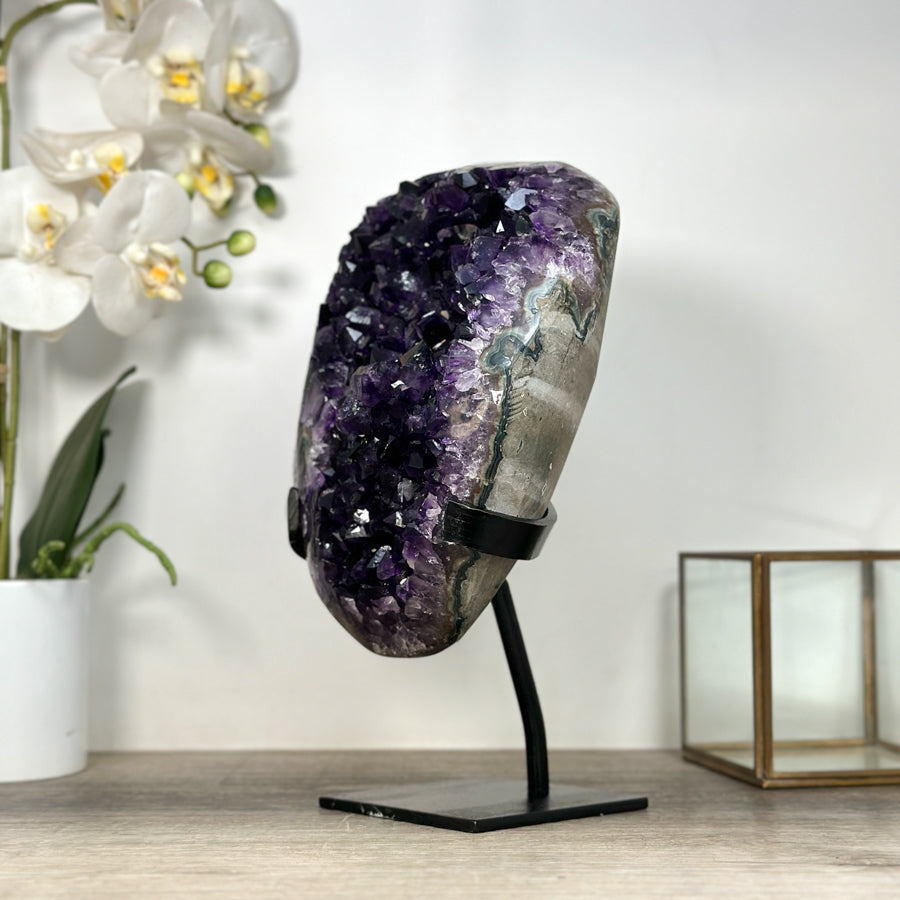 Amethyst-Exemplar XL mit massiv gewachsener Kristallstruktur, in ausgewählter Spitzenqualität