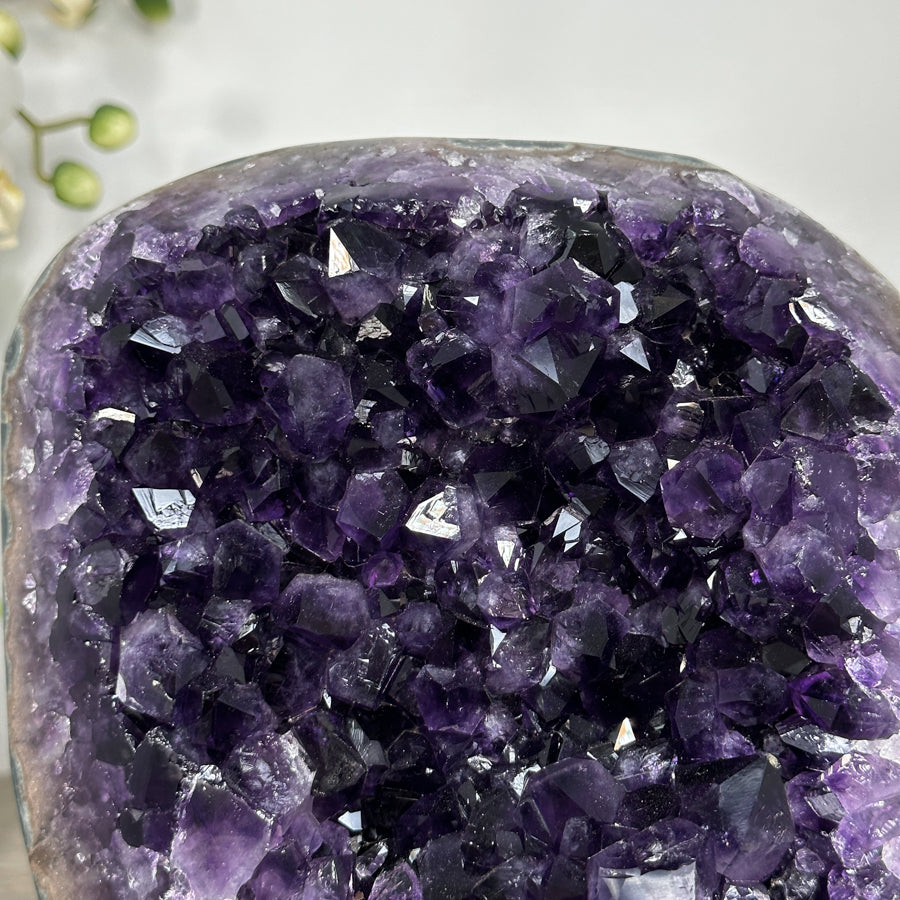 Amethyst-Exemplar XL mit massiv gewachsener Kristallstruktur, in ausgewählter Spitzenqualität