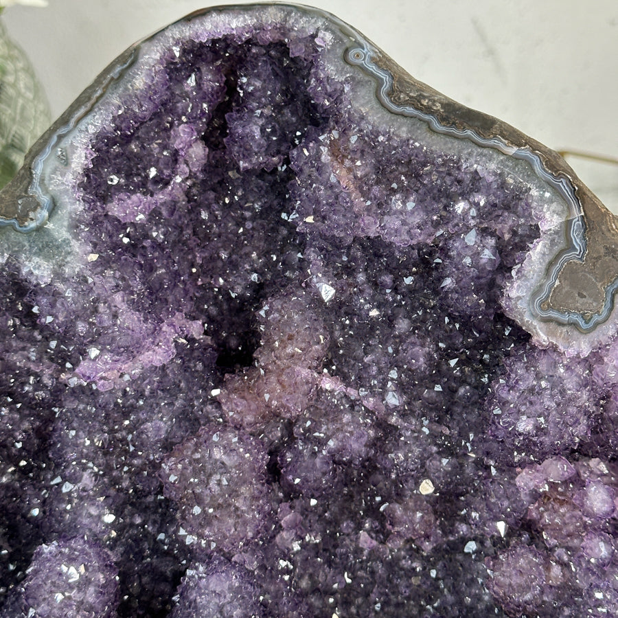 Amethyst-Statement-Cluster mit vielschichtiger Stalaktitbildung, in exklusiver Premiumqualität