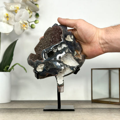 Achat-Geode mit braunen Nuancen und Druzy-Kristallen als Stein-Blatt