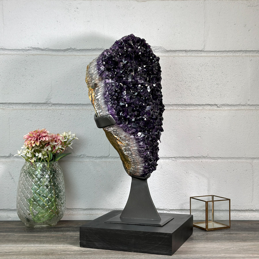Amethyst-Kristallcluster XL mit massiver Kristalllandschaft, in exklusiver Premiumqualität