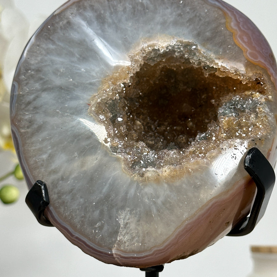 Quarz-Achat-Drusen-Geode mit gelber Druzy-Struktur