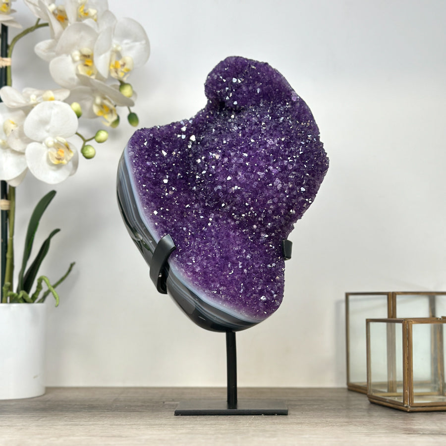 Amethyst-Cluster mit kontrastreicher, blauer Achat-Matrix, in ausgewählter Spitzenqualität