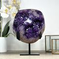 Amethyst-Cluster mit kompakt gewachsener, stalaktitischer Innenstruktur, in ausgewählter Spitzenqualität