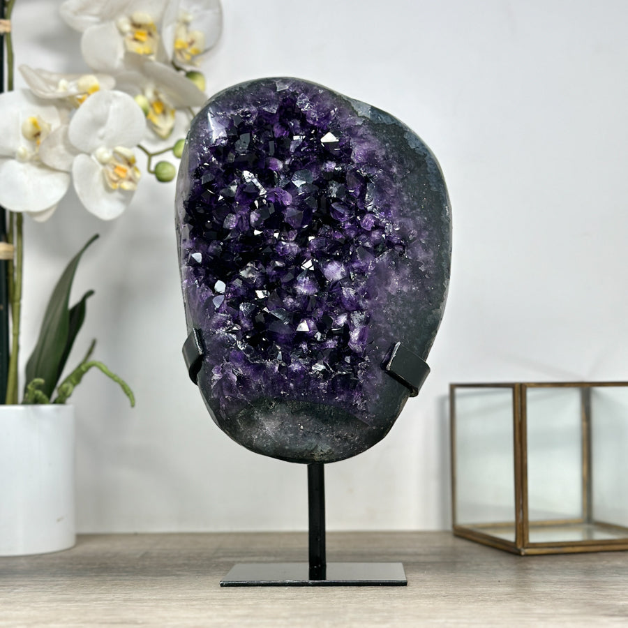 Amethyst-Kristall mit klar definierter Spitze, in ausgewählter Spitzenqualität