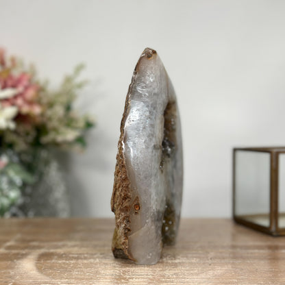 Zuckerquarz-Druzy-Flammenskulptur mit fein funkelnder, drusiger Oberfläche