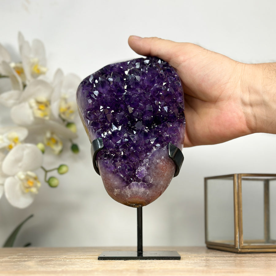 Amethyst-Kristallcluster mit kompakter Kristalllandschaft