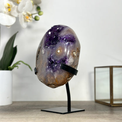 Amethyst-Kristallcluster mit augenförmiger Stalaktitbildung