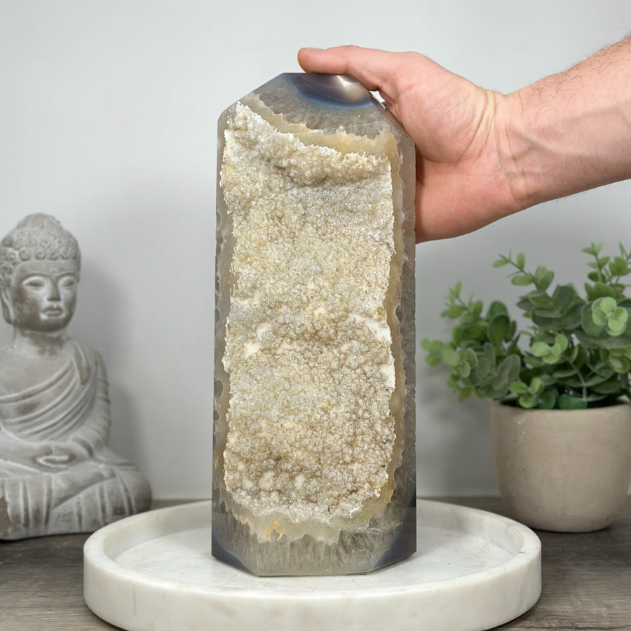 Achat-Jaspis-Obelisk XXL mit vielschichtiger Natursteinmatrix, in exklusiver Premiumqualität