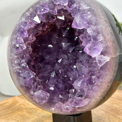 Amethyst-Achat-Steinkugel groß mit ausgewogener Kristallbildung