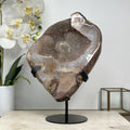 Gelbe Quarz-Geode mit warmer Farbnuance