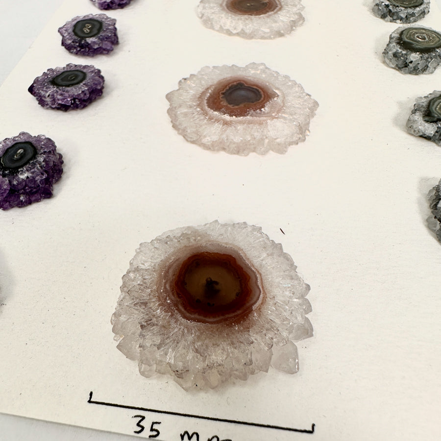 Quarz-Amethyst-Achat-Grünjaspis-Stalaktiten-Scheiben mit natürlicher Mineralbänderung
