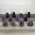 Amethyst-Kathedralen-Set 12-teilig, mit symmetrisch gewachsenen, violetten Kristallkammern