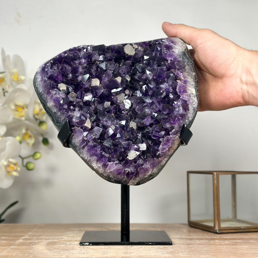 Amethyst-Geode mit plastisch gewachsener Kalzit-Formation