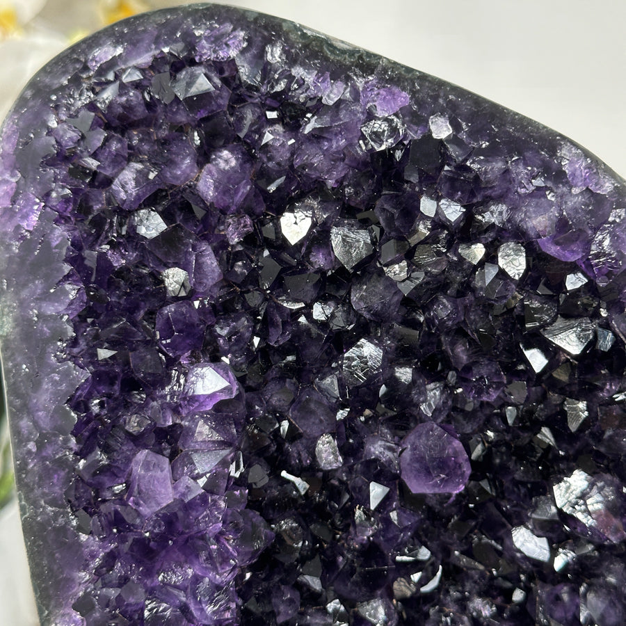 Amethyst-Exemplar mit natürlicher Kristallausprägung, in hochwertiger Naturqualität
